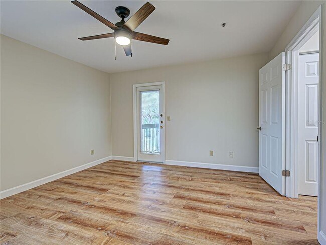 Building Photo - 4008 Crockers Lake Blvd
