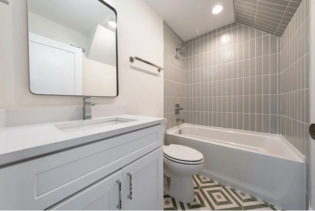 Building Photo - 2805 Torbett St