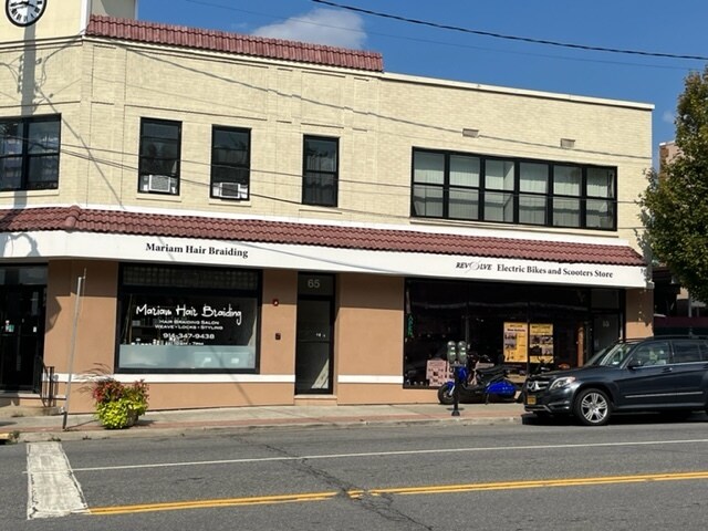 Building Photo - 65 E Main St