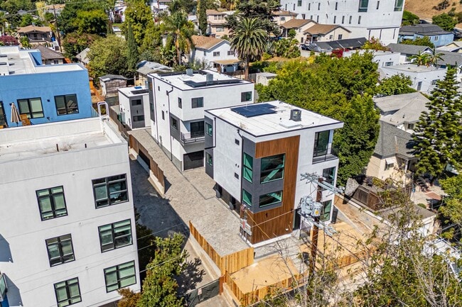 Building Photo - Brand New Townhomes in Echo Park