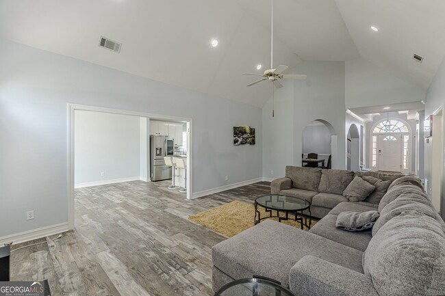 Building Photo - 203 Prestwick Way N