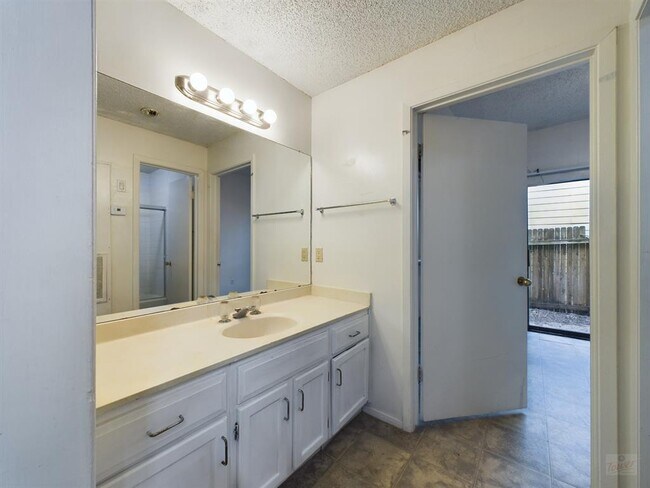 Building Photo - 2815 Rio Grande St