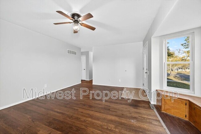 Building Photo - 1225 Night Dr