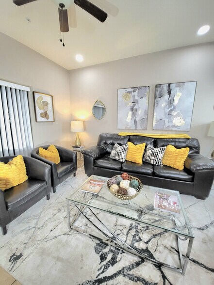 Building Photo - 2720 Oakwater Dr