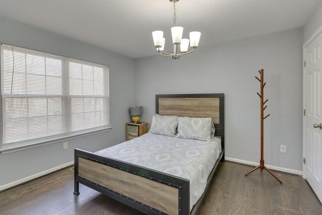 Building Photo - 3102 Hillside Ave