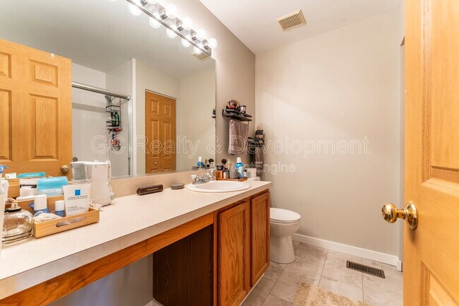 Building Photo - 1262 Brookdale Dr