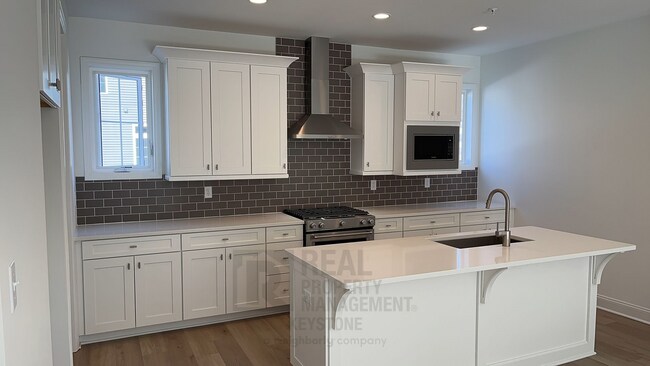 Building Photo - Brand New Townhouse in Cranberry!