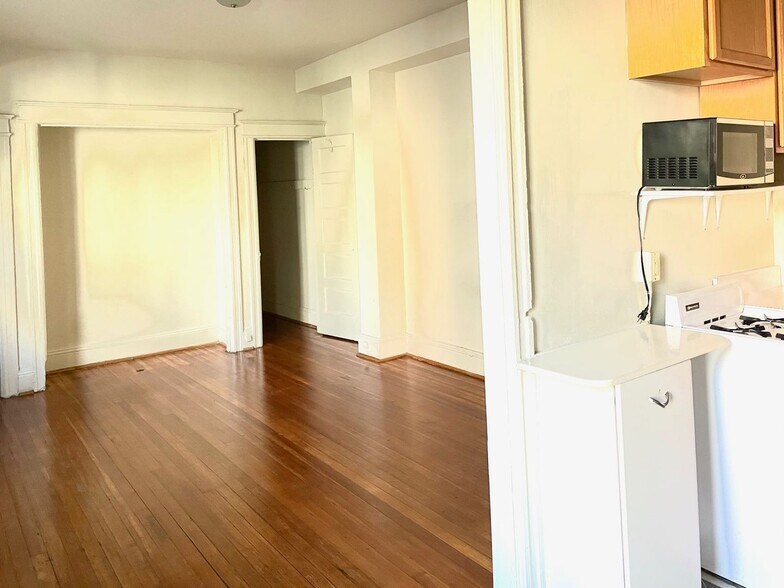 Building Photo - 1715 P St NW