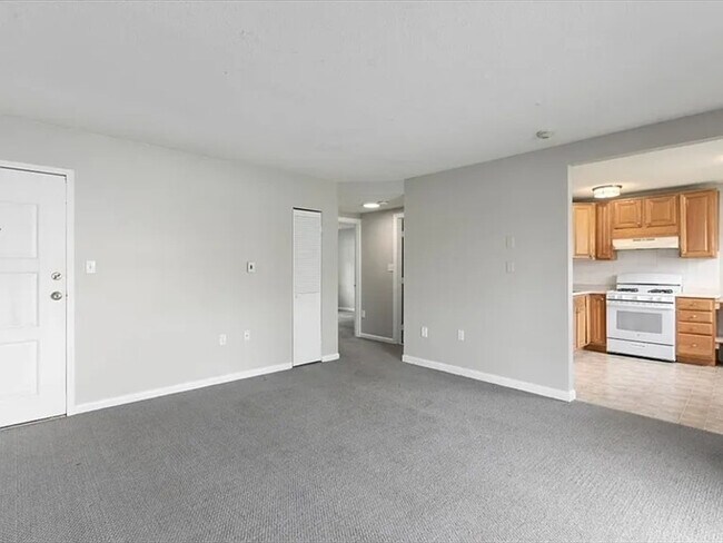 Building Photo - 39 Farrwood Ave
