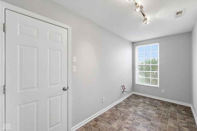 Building Photo - 8110 Eskerban Dr