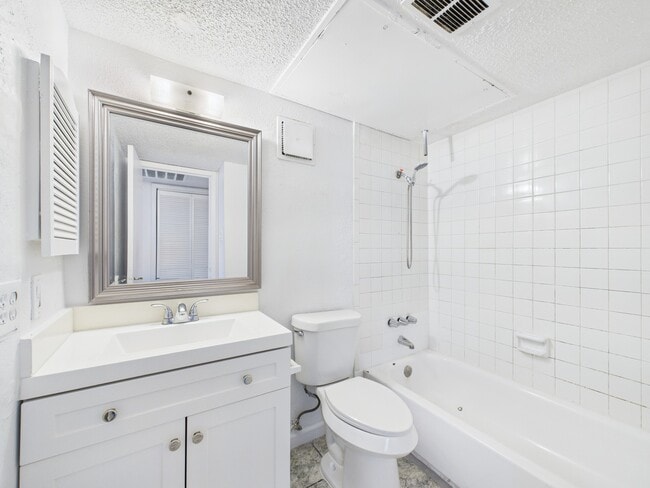 Building Photo - 781 Country Pl Dr