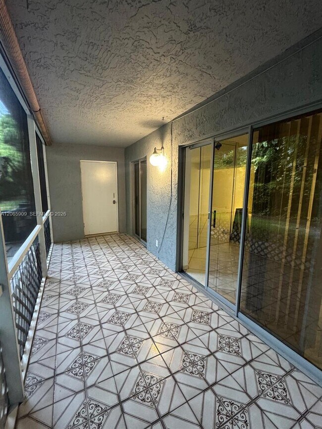 Building Photo - 3022 Coral Springs Dr