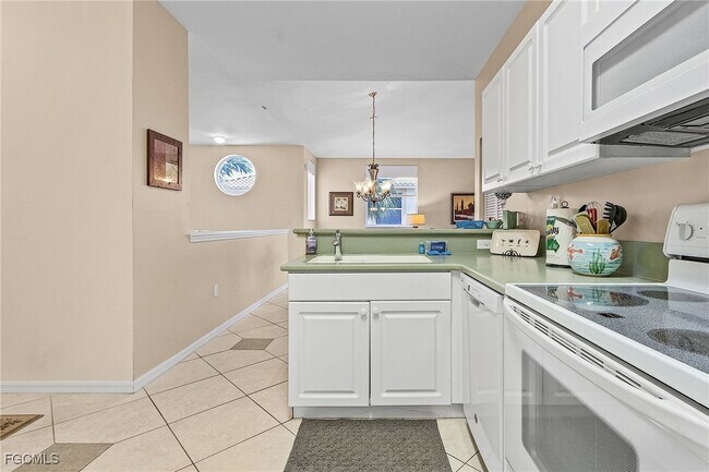 Building Photo - 15571 Bellamar Dr