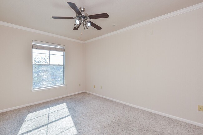 Building Photo - 1711 Old Spanish Trl