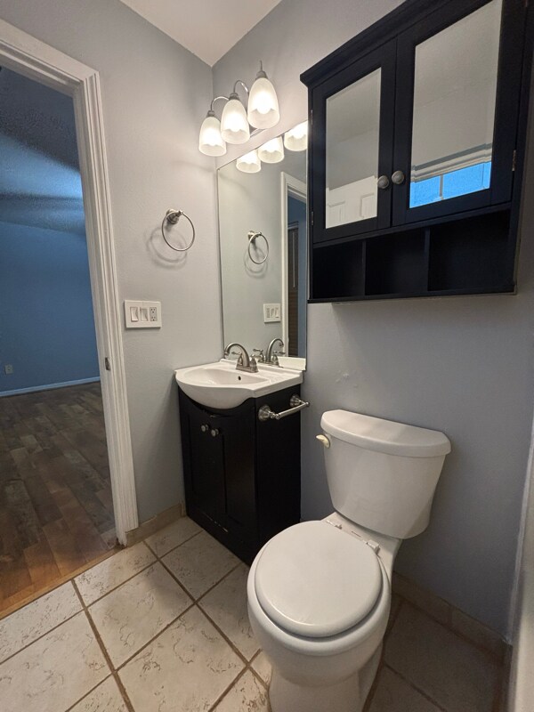 Building Photo - 438 Old Colony Rd