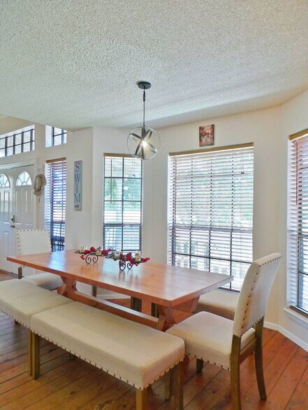 Building Photo - 123 Nicole Ln