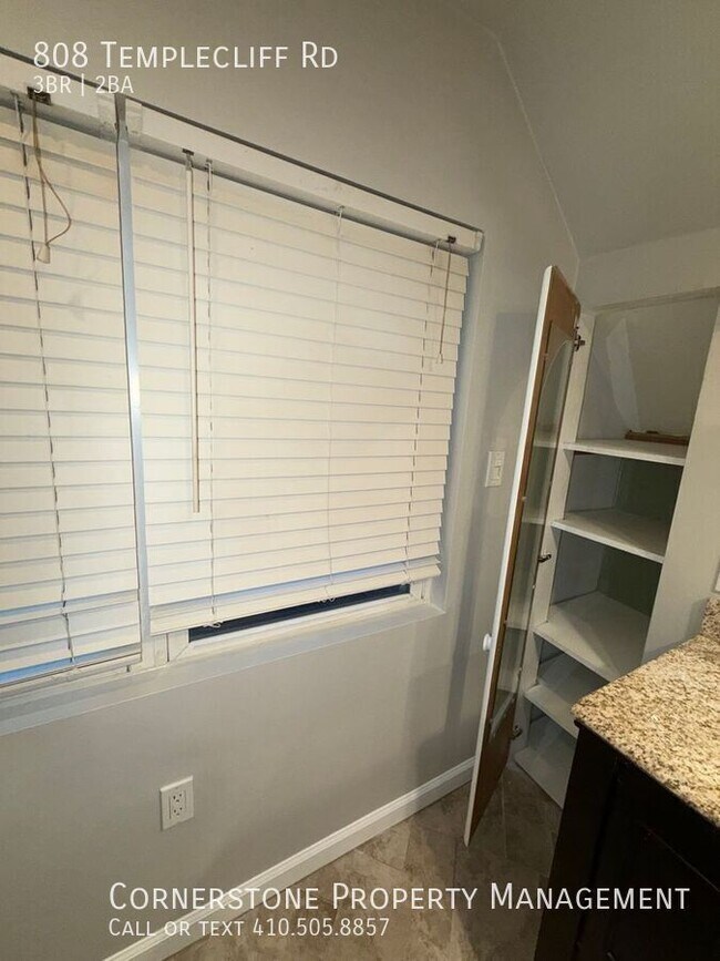 Building Photo - 808 Templecliff Rd