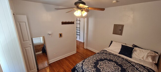 Building Photo - 9641 Norfolk Ave