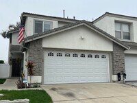 Building Photo - Fabulous 3 Bedroom Anaheim Hills End Unit Home
