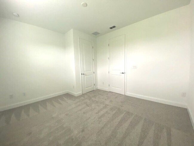 Building Photo - Beautiful 4 Bedroom Home in Wexford Reserve!