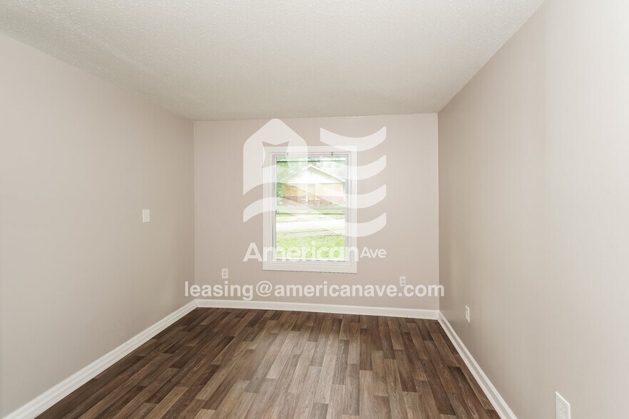 Building Photo - 1373 Prosch Ave