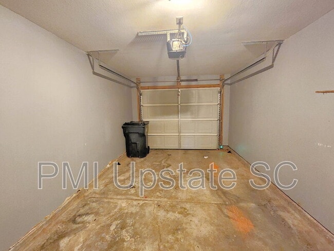 Building Photo - 65 Greensboro Ct