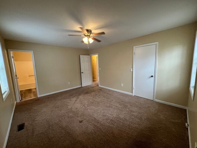 Building Photo - 2332 Goodwood Dr