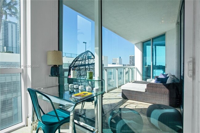 Building Photo - 480 NE 30th St