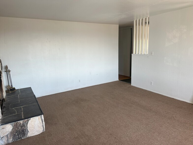 Building Photo - 2434 Mira Vista Dr