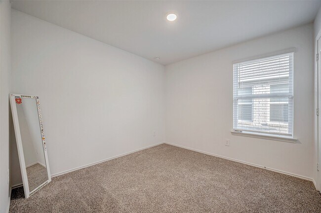 Building Photo - 24307 Oriole Summit Dr