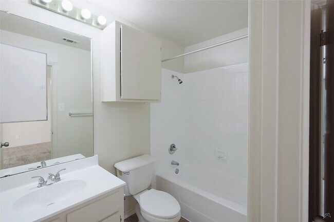 Building Photo - 10401 N Lamar Blvd