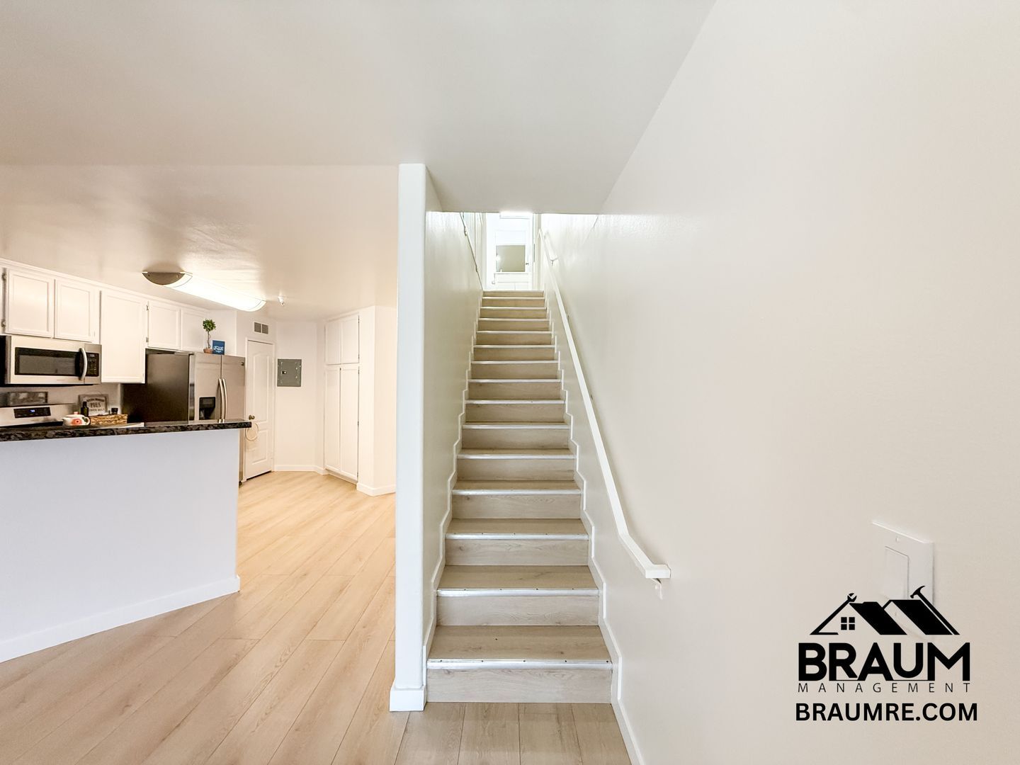 Building Photo - 7323 Winnetka Ave