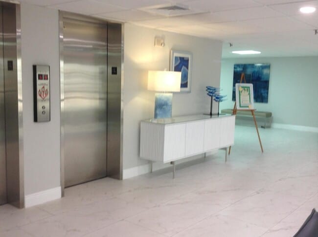 Building Photo - 3221 S Ocean Blvd