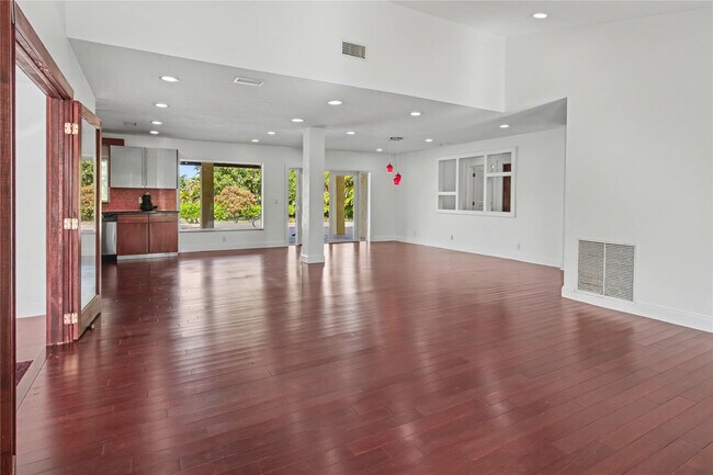 Building Photo - 8619 SW 51st St