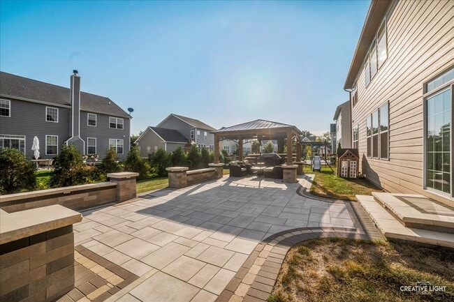 Building Photo - 3675 Shaughnessy Dr