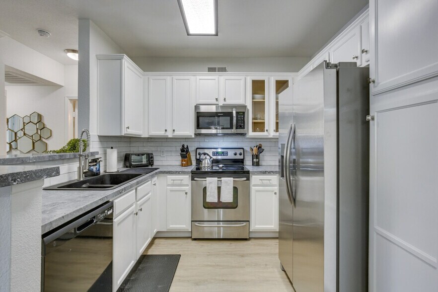 Building Photo - 3855 Elijah Ct