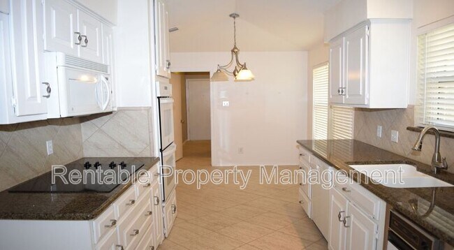 Building Photo - 3600 Ruidoso Dr