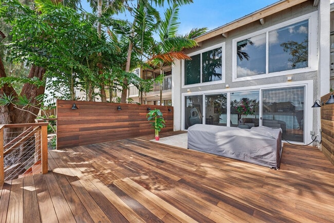 Building Photo - 4945 SW 71st Pl