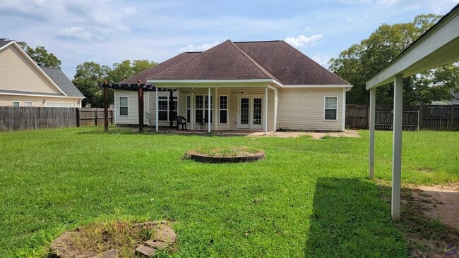 Building Photo - 203 Duke Ln