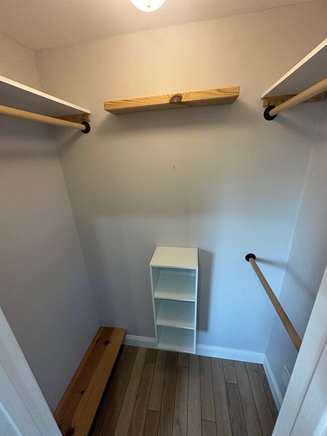 Building Photo - 3114 Dupont St S