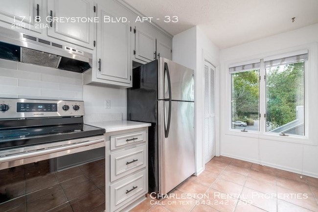 Building Photo - 1718 Greystone Blvd