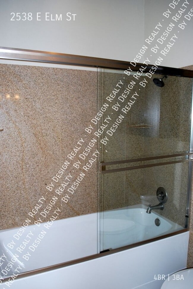 Building Photo - Blenman Elm 4 Bed 3 Bath Custom Home