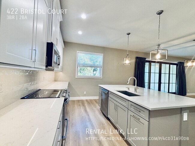 Building Photo - 422 Bristol Ct