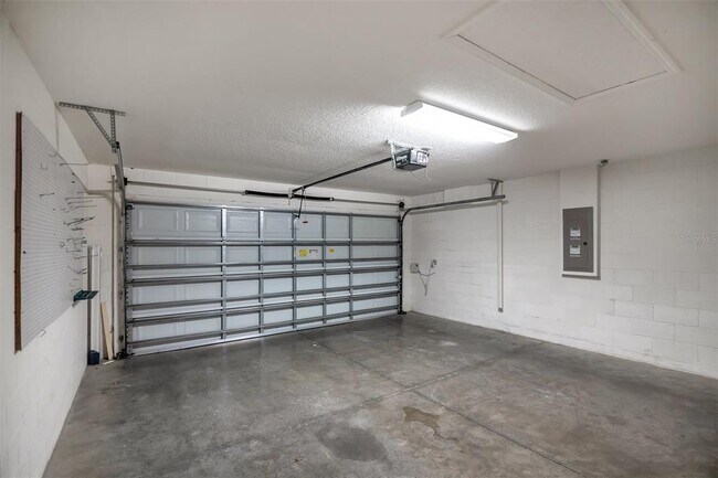 Building Photo - 12608 Iris Lake Dr