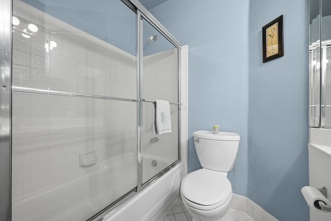 Building Photo - 5187 Europa Dr