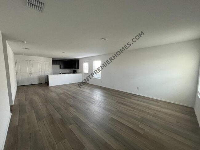 Building Photo - 531 Cochran Dr