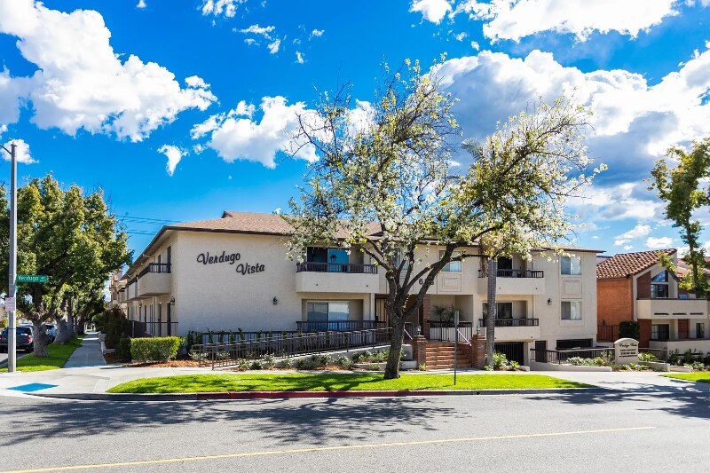 Building Photo - 636 E Verdugo Ave