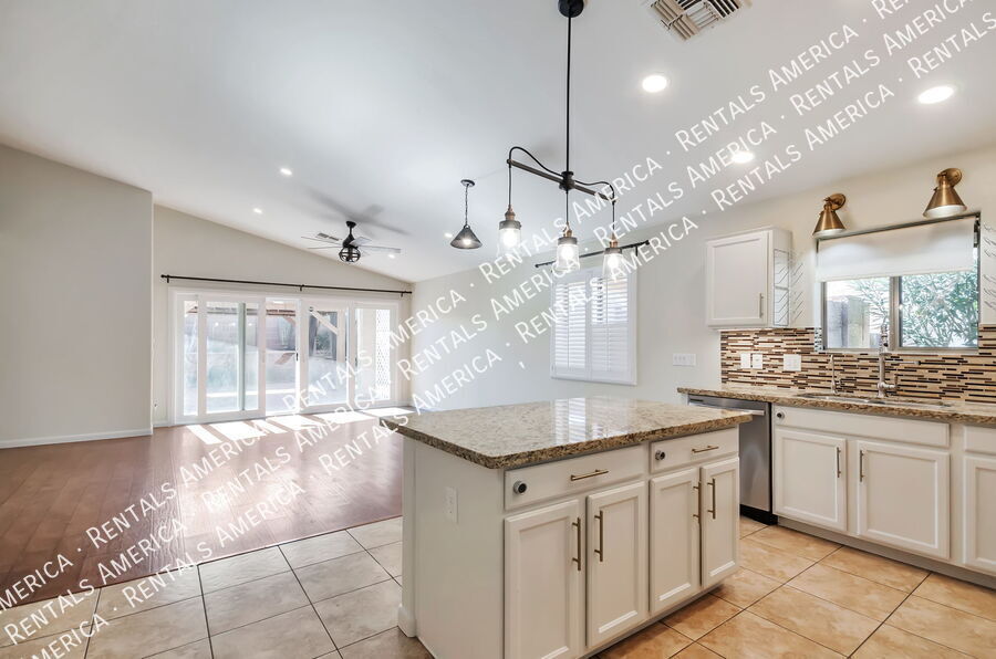 Building Photo - 219 W Calle Patio Lindo