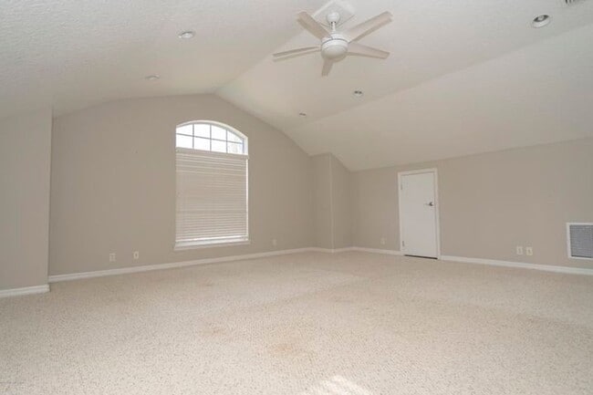 Building Photo - Gated Community