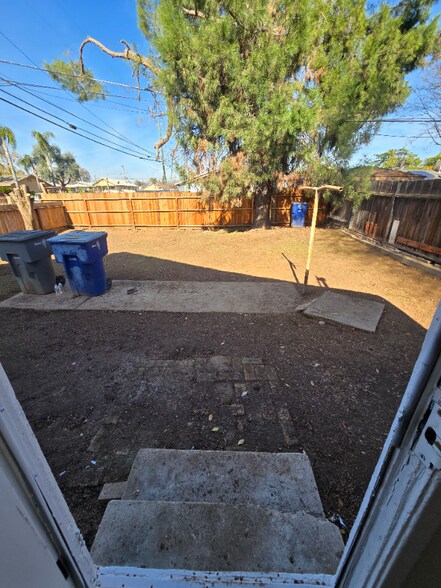 Building Photo - 7164 N Maroa Ave